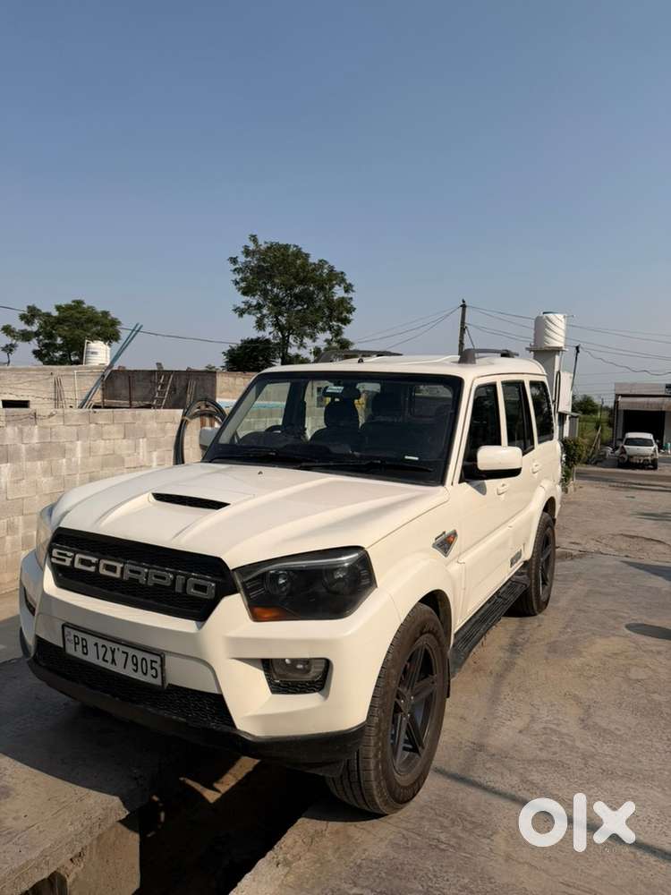 Mahindra Scorpio S6 2015