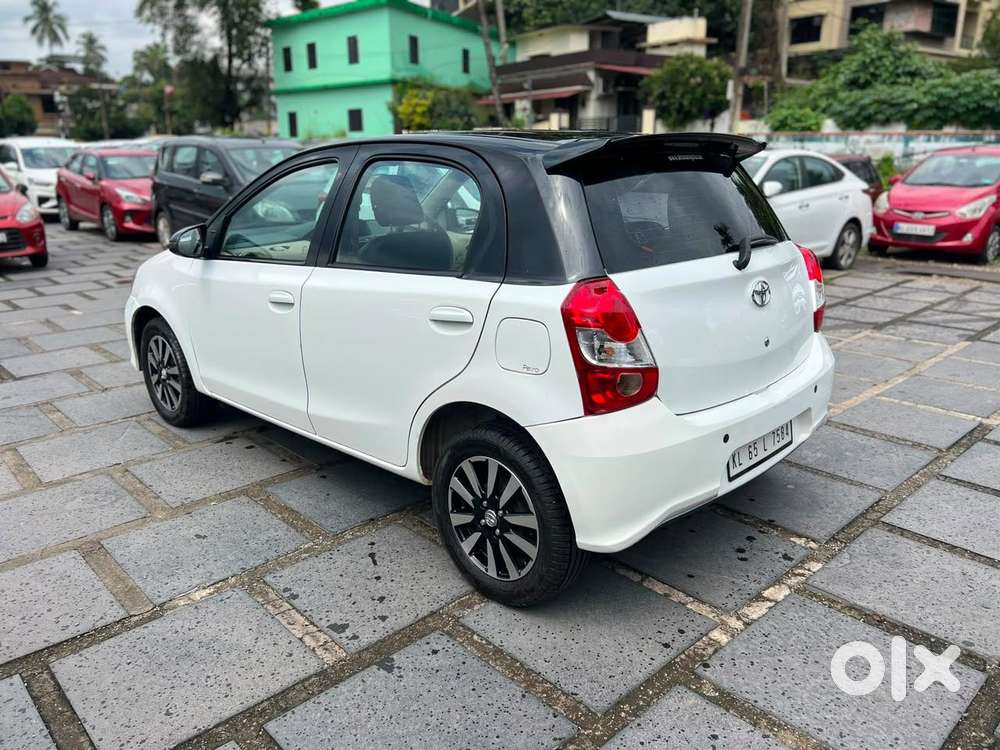 Toyota Etios Liva Vx Dual Tone, 2018, Petrol