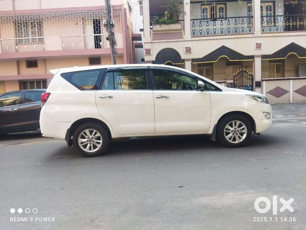 Toyota Innova Crysta 2025