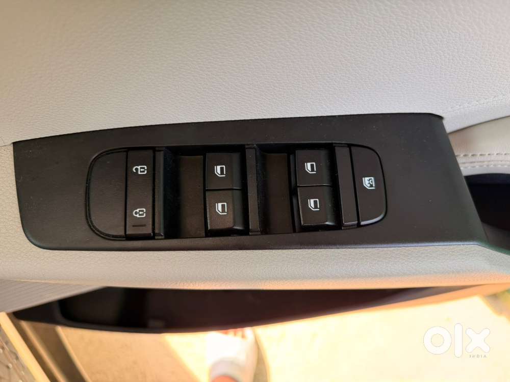 Kia Carens 1.5 Petrol 2024 7 Seater | 18800 Km Drive | 1st Owner