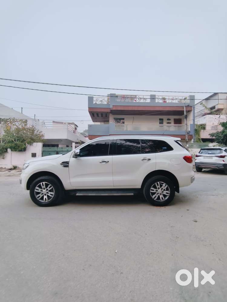 Ford Endeavour 2.2 Titanium At 4x2, 2016, Diesel