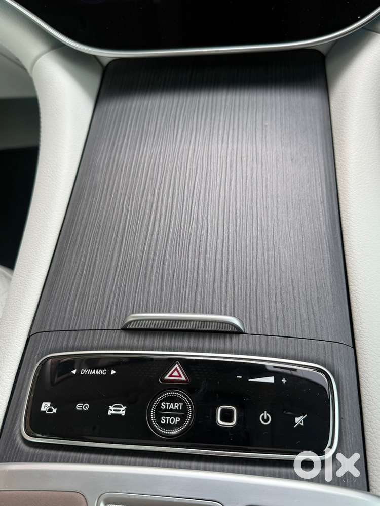 Mercedes-benz Eqs Suv 2025 Electric 19000 Km Driven