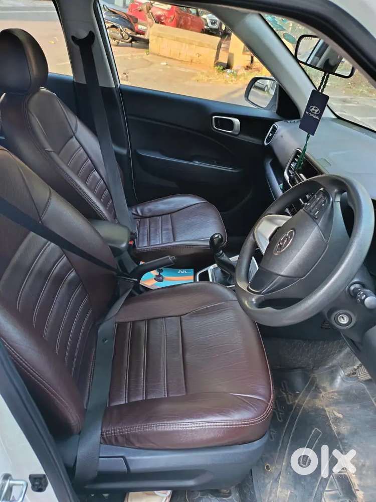 Hyundai Venue 2022 Petrol Well Maintained