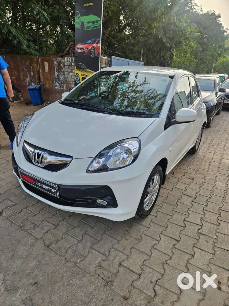 Honda Brio V Automatic, 2014, Petrol