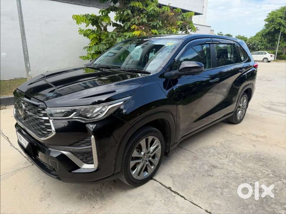 Toyota Innova Hycross 2.0 Zx (o) Hybrid 7 Str, 2025, Cng & Hybrids