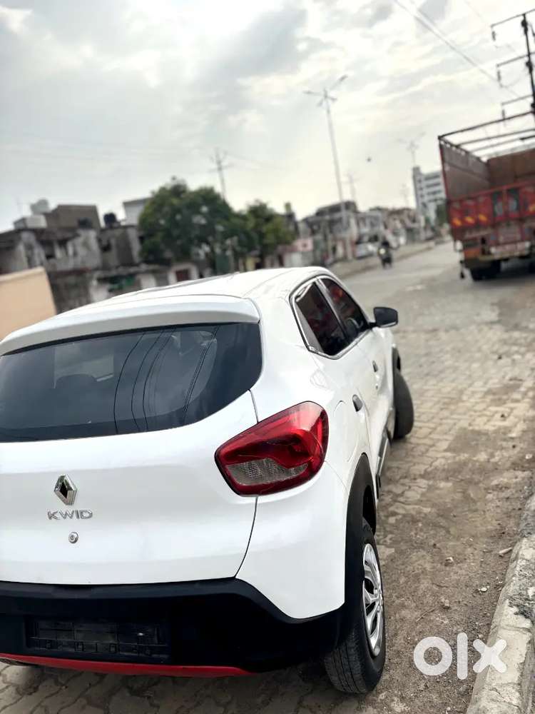 Ranaut Kwid 2017 Model 62000 Driven Dealer Rate Available