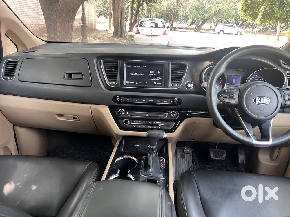 Kia Carnival Premium, 2020, Diesel