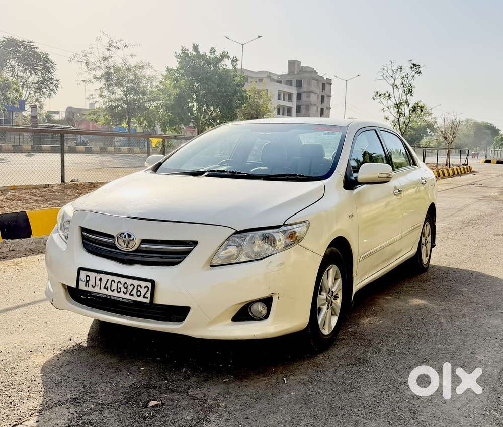 Toyota Corolla Altis 2010-2013 1.8 Sport, 2010, Petrol