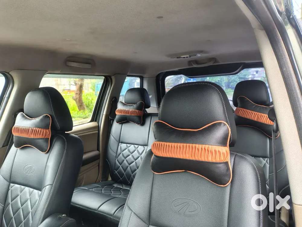 Mahindra Tuv 300 2018 T8