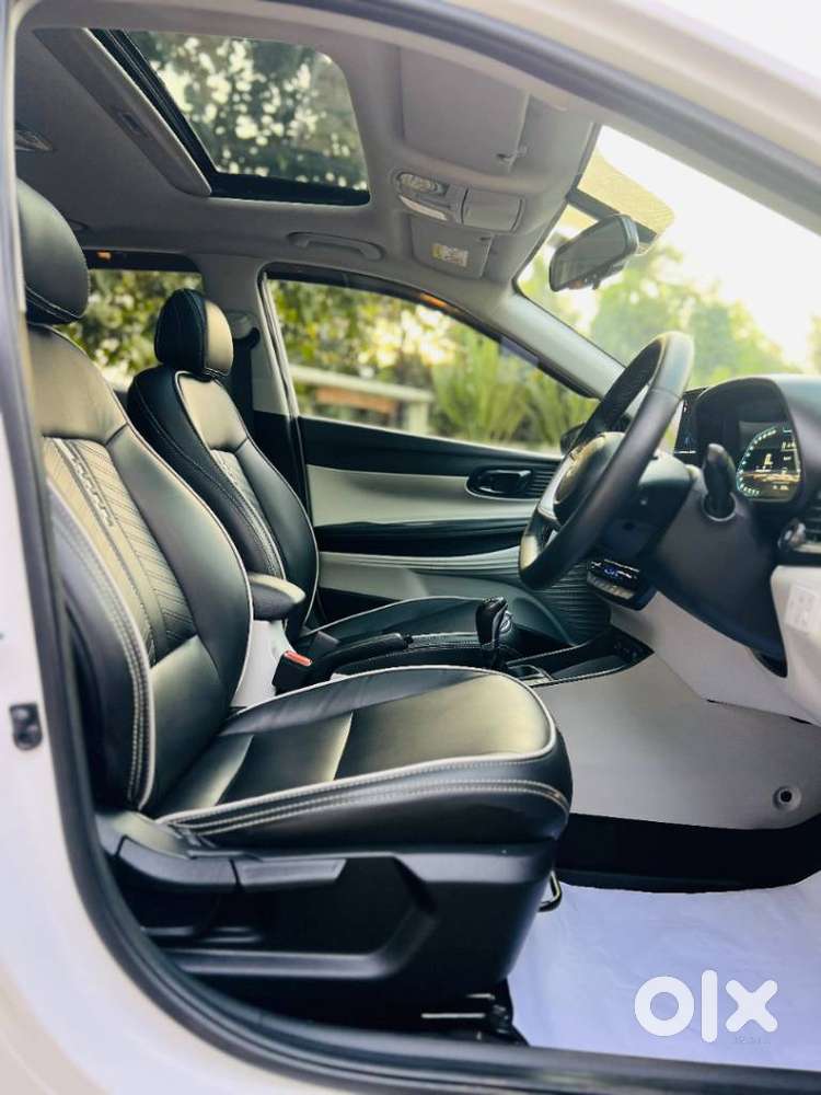Hyundai I20 Asta (o) 1.2 Ivt, 2024, Petrol