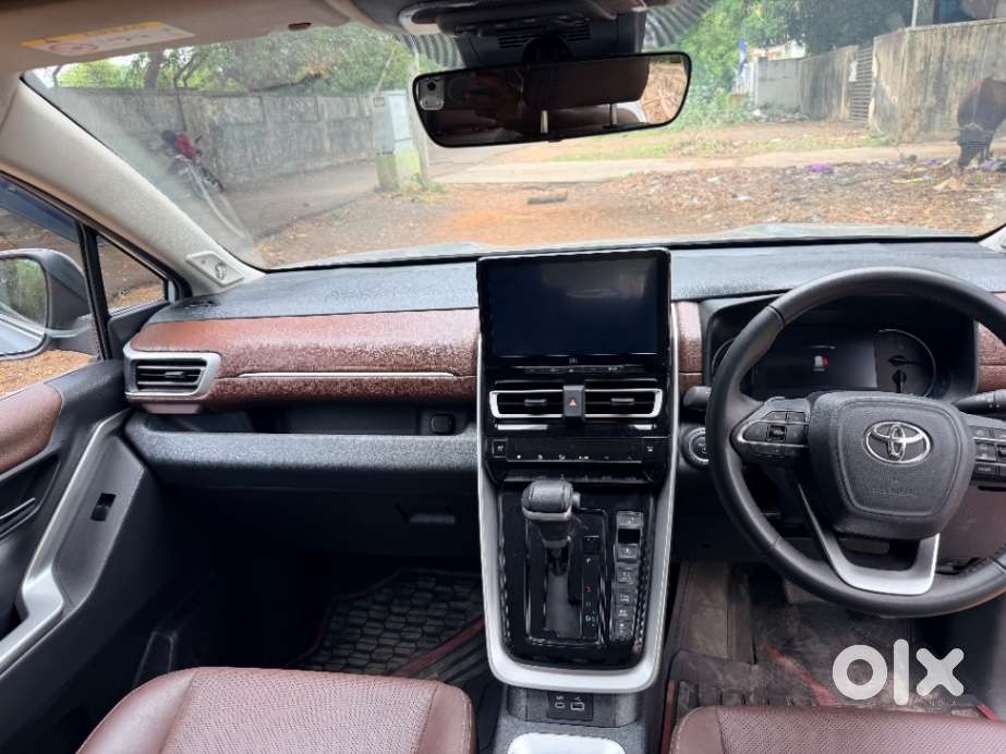 Toyota Innova Hycross 2.0 Zx (o) Hybrid 7 Str, 2024, Petrol