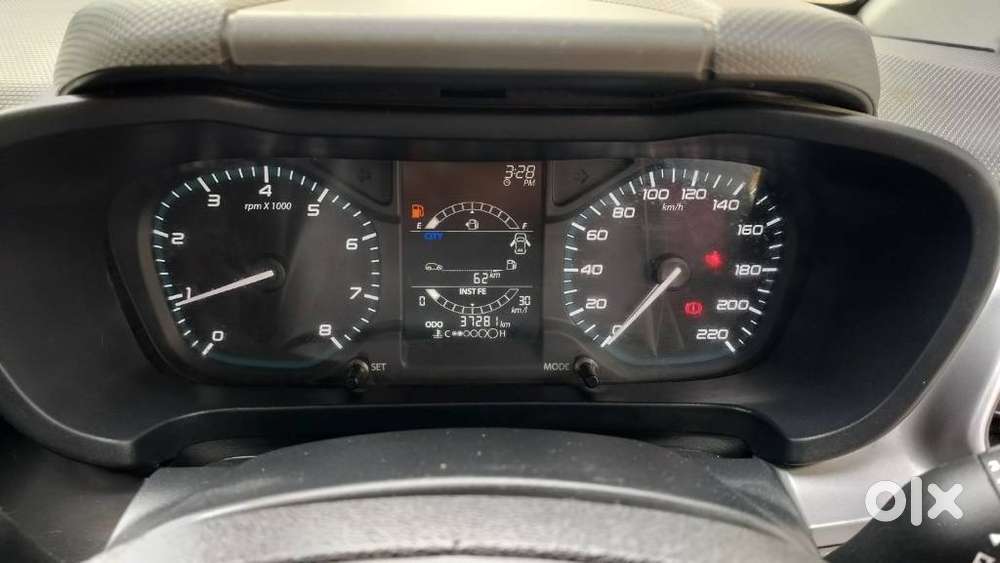 Tata Altroz 1.2 Xe, 2021, Petrol