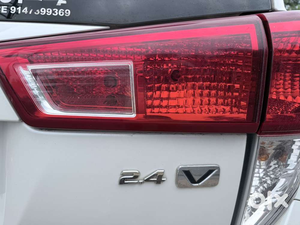 Toyota Innova Crysta 2.4 V 8 Str, 2025, Diesel