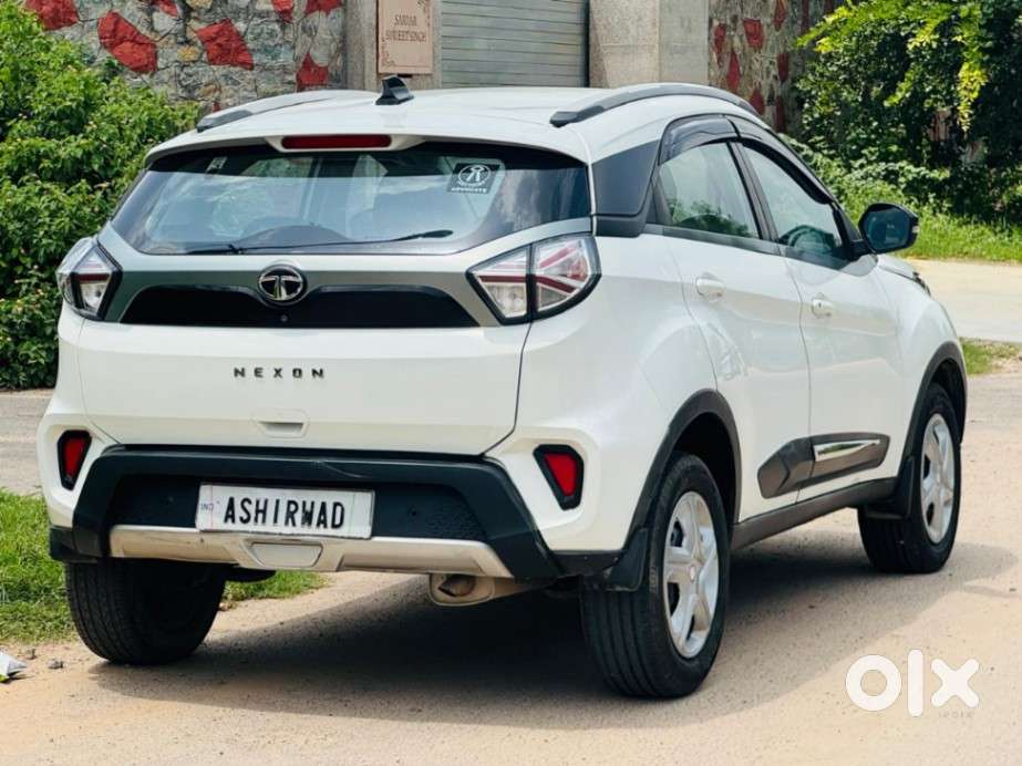 Tata Nexon, 2022, Petrol