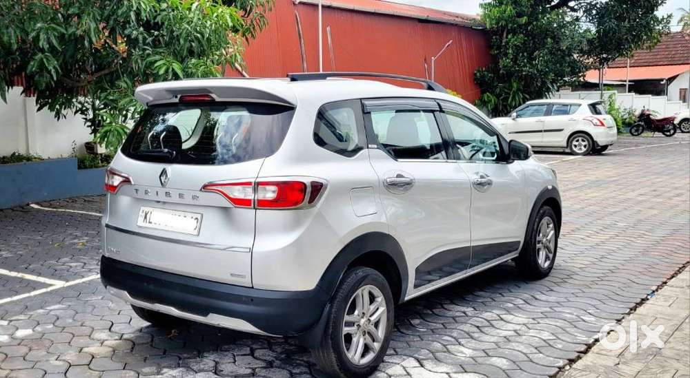 Renault Triber Rxz Easy-r Amt, 2021, Petrol