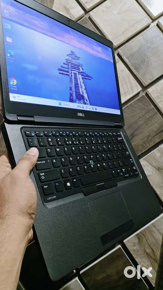 Dell Latitude 5480
Intel i5-6440HQ  2.6ghz
500Gb WD M.2 SSD