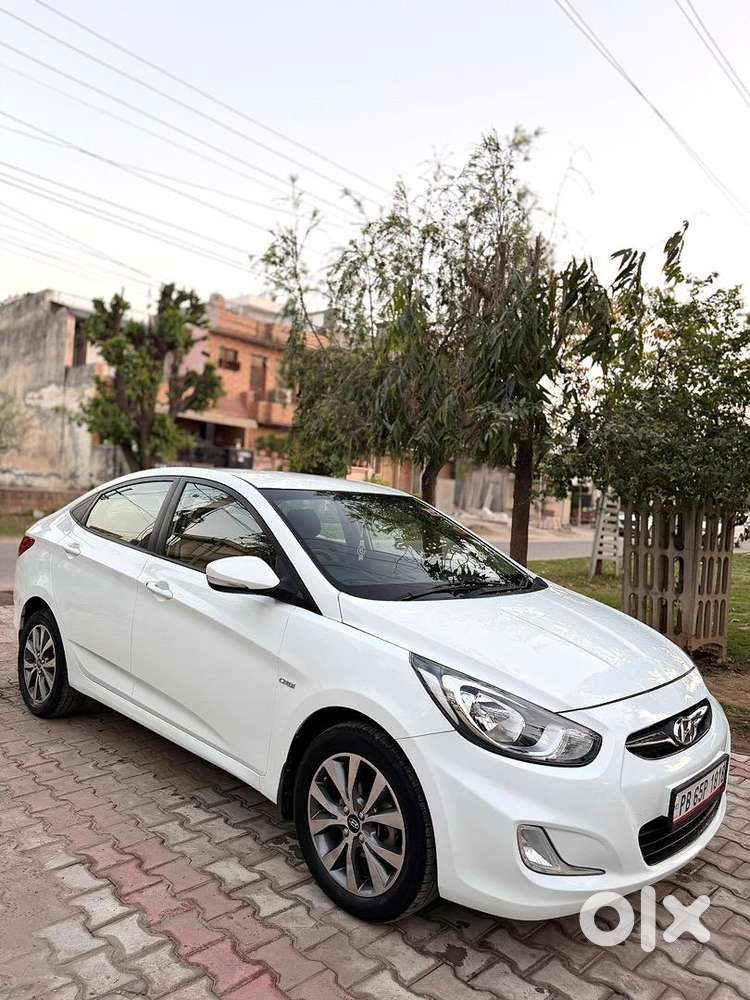 Hyundai Verna Sx 2012  Paid Num.  All Original In Brand New Condition