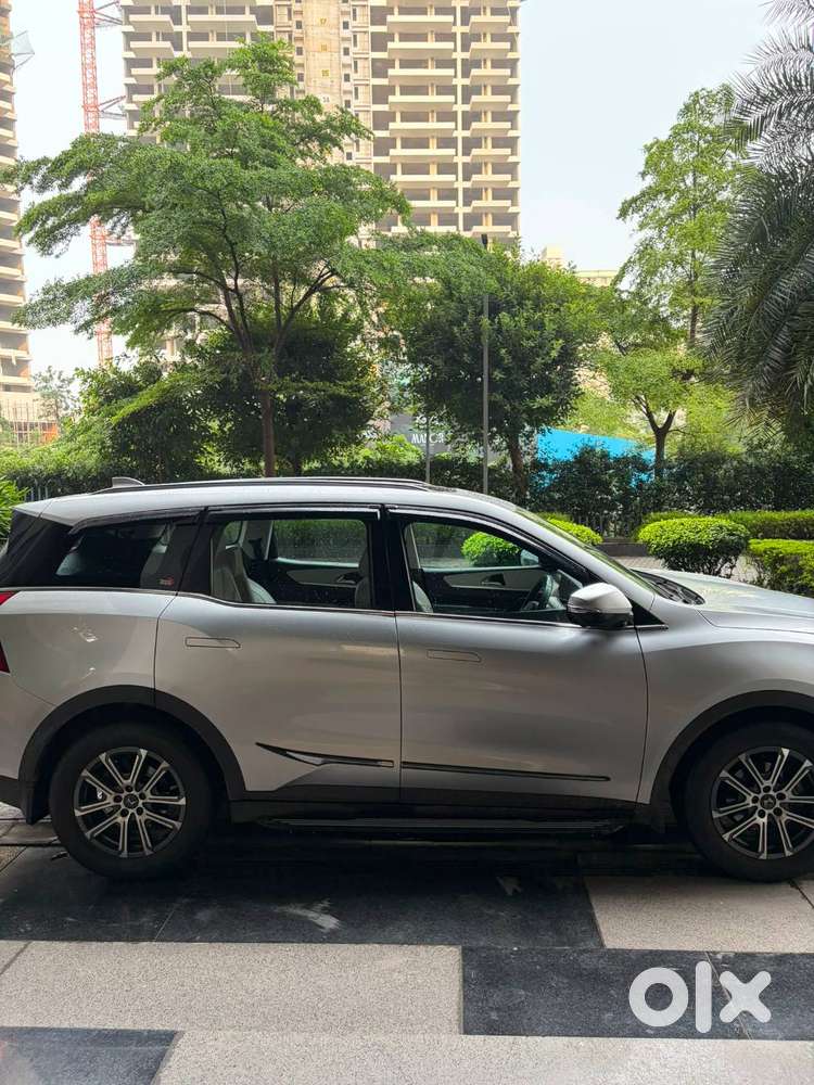 Mahindra Xuv700 2023 Suv
