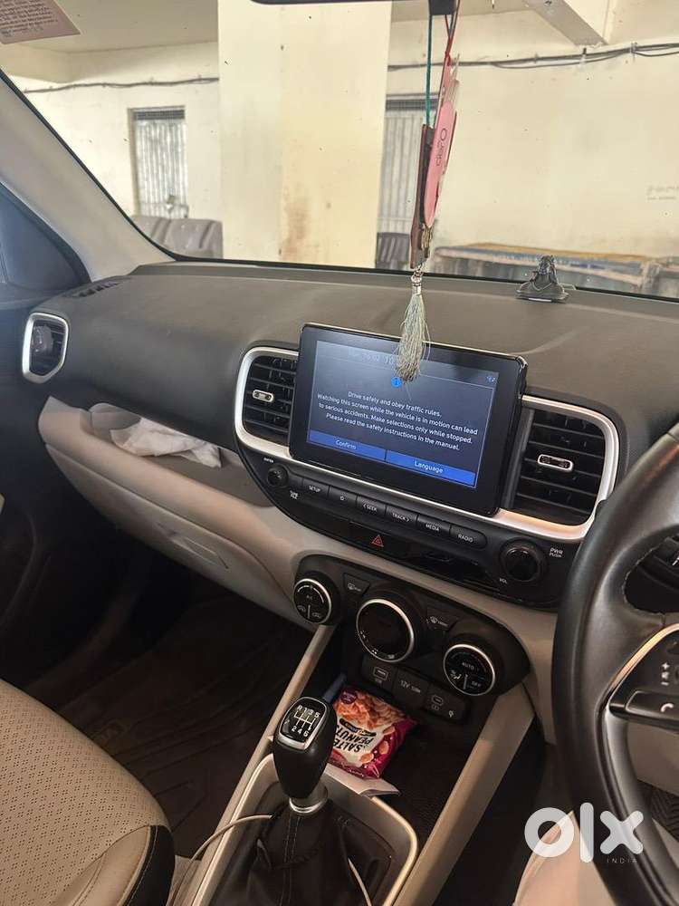 Hyundai Venue 2022 Diesel Well Maintained