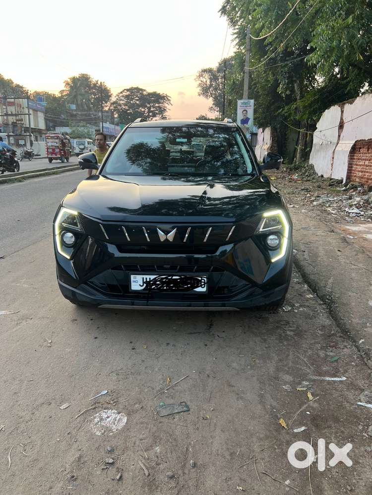 Mahindra Xuv300 Ax5l 2025