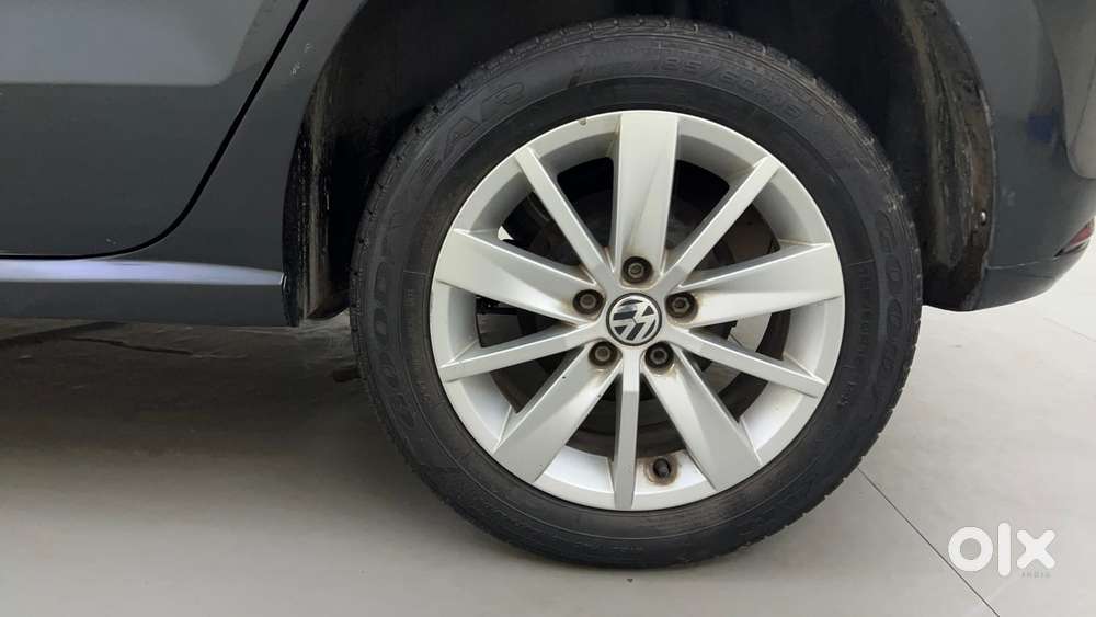 Volkswagen Polo Petrol Highline 1.2l, 2016, Petrol