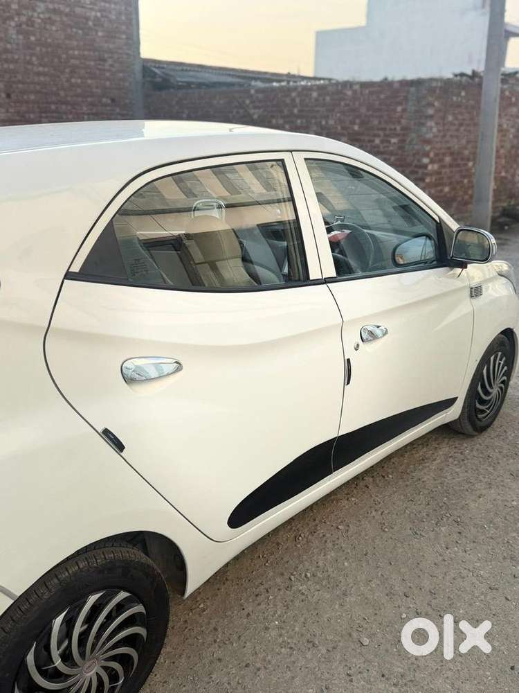2019 Eon Era+ Air Bag Model Top