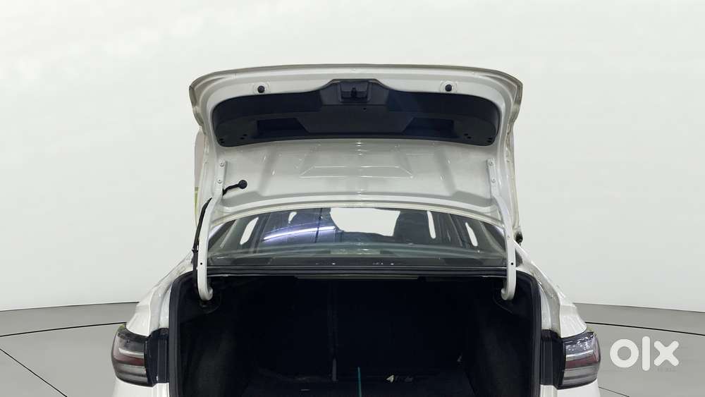 Volkswagen Virtus 1.0 Topline Tsi At, 2023, Petrol