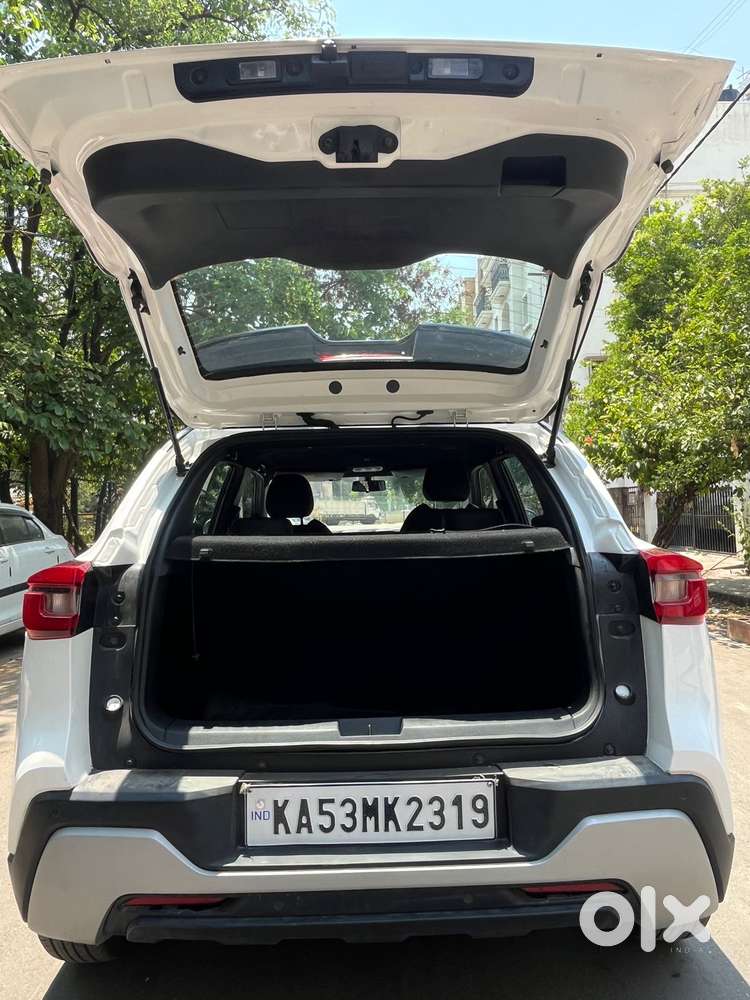 Nissan Magnite 1.0 Xv, 2023, Petrol