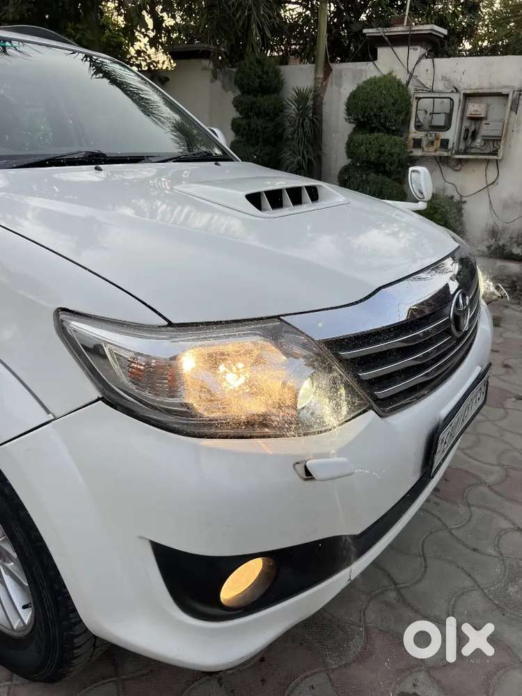 Toyota Fortuner 2012 Diesel 300000 Km Driven
