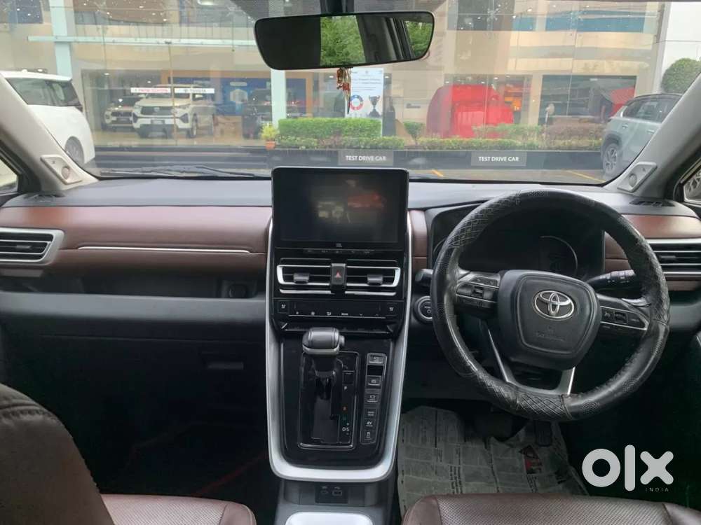 Toyota Innova Hycross 2.0 Zx Hybrid 7 Str, 2023, Petrol