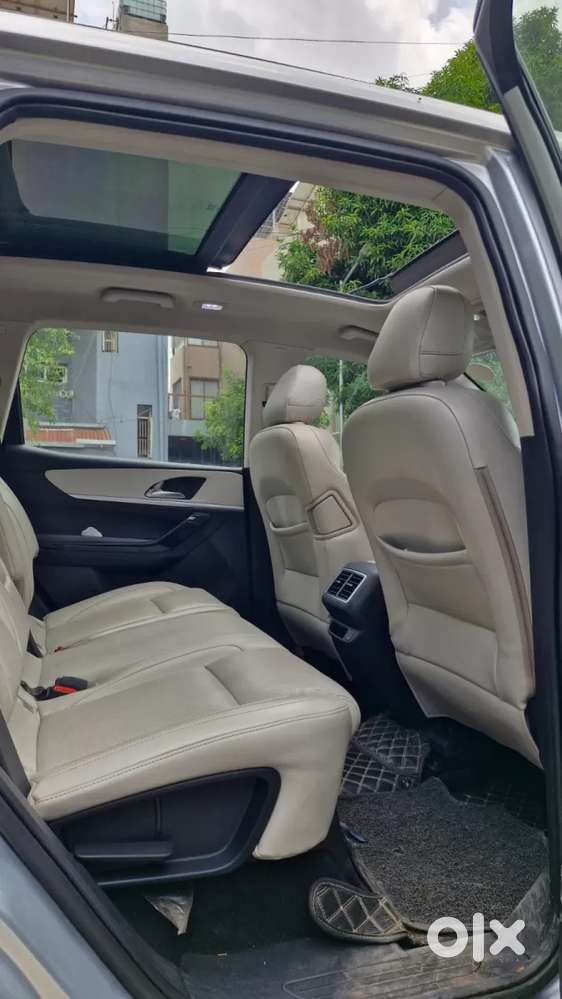 Mahindra Xuv700 2.0 Ax 7 Petrol At Str, 2022, Petrol