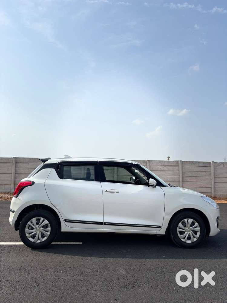 Maruti Suzuki Swift Vxi Ags, 2020, Petrol