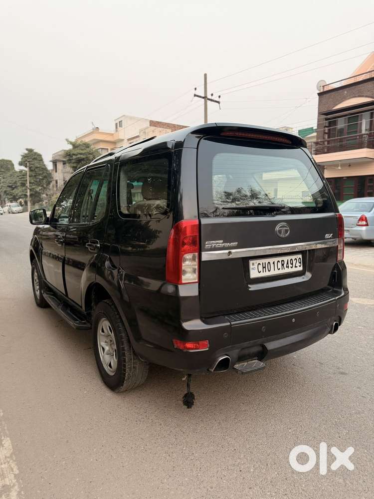 Tata Safari Storme 2012-2015 Explorer Edition, 2014, Diesel