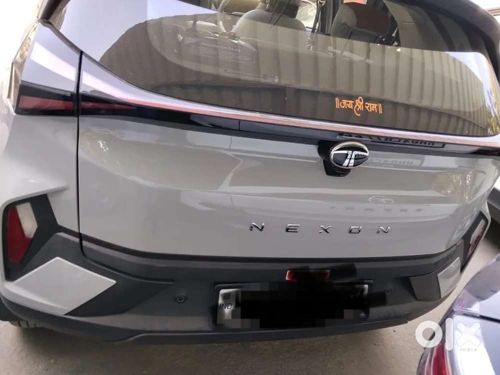 Nexon Pure Plus Sunroof Automatic