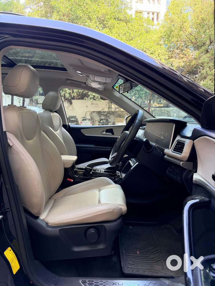 Mahindra Xuv700 2.2 Ax 7 Diesel At Str, 2023, Diesel