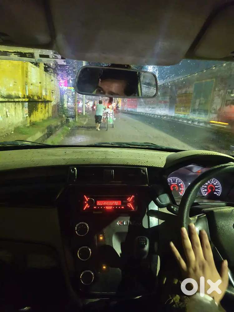 Mahindra Kuv100 Nxt 2017 Diesel Dual Tone