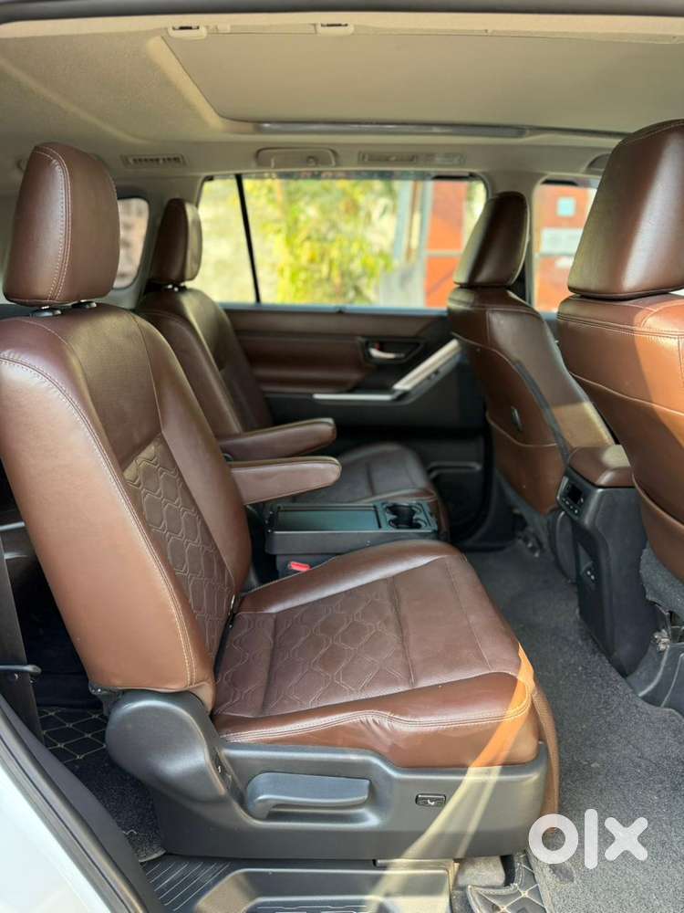 Toyota Innova Hycross 2.0 Zx (o) Hybrid 7 Str, 2023, Petrol