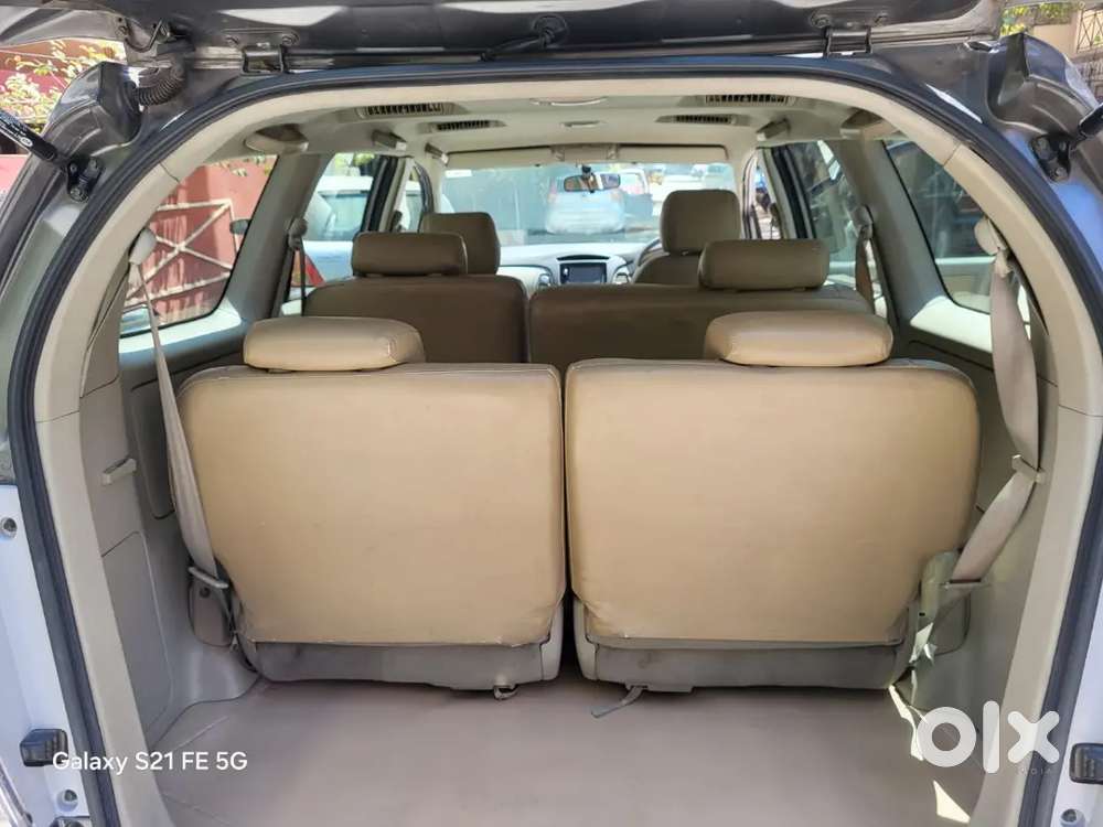 Toyota Innova 8 Seater Diesel 2011