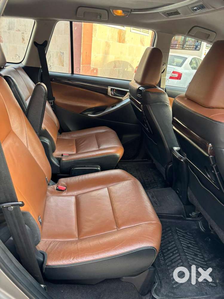 Toyota Innova Crysta 2.8z Automatic, 2017, Diesel