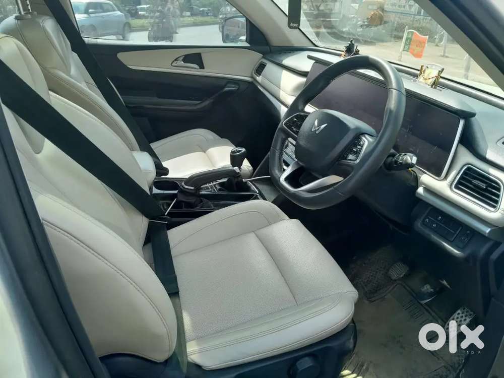 Mahindra Xuv700 2.0 Petrol 2022