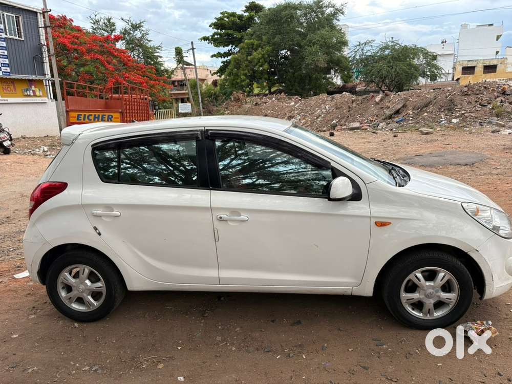 Hyundai I20 Asta Petrol 2010