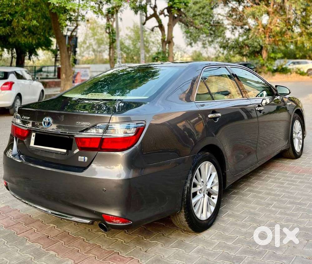 Toyota Camry Hybrid, 2016, Cng & Hybrids