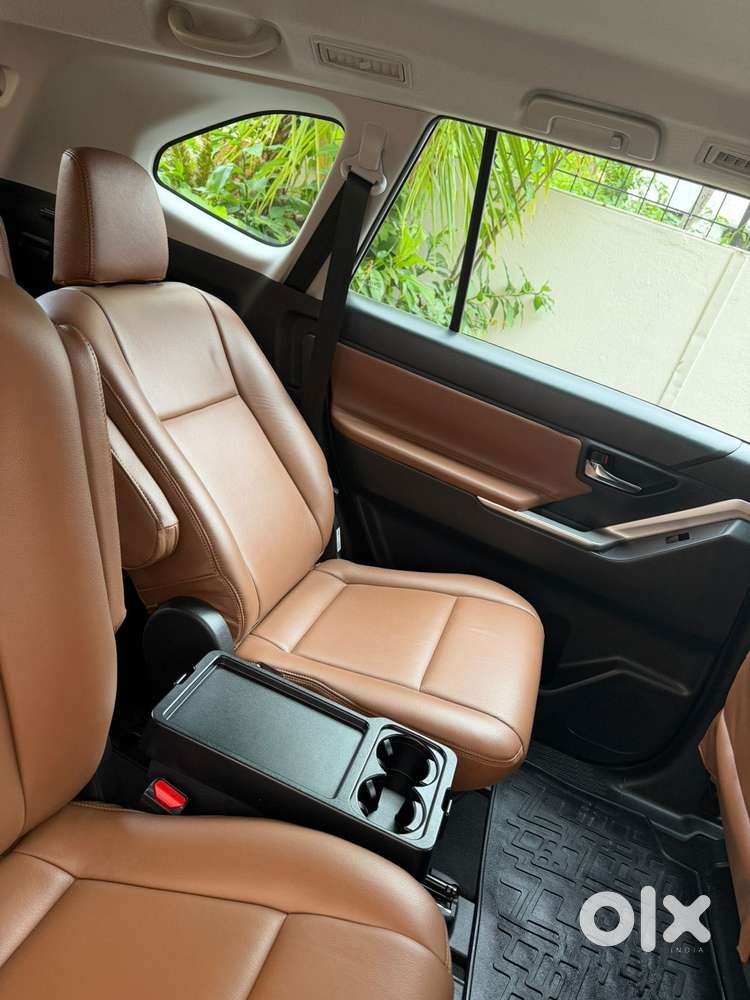 Toyota Innova Hycross 7s Option, 2025, Petrol