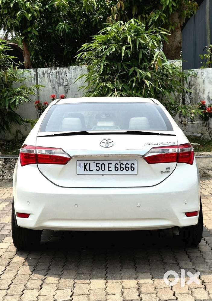 Toyota Corolla Altis 2016