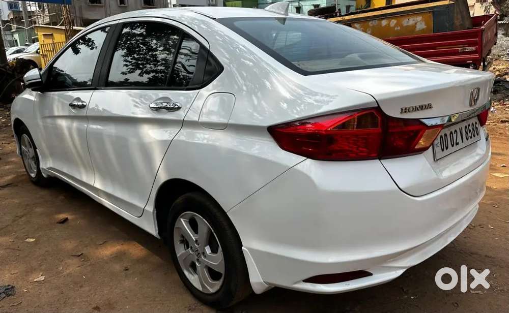 Personal Used Honda City-sunroof Model