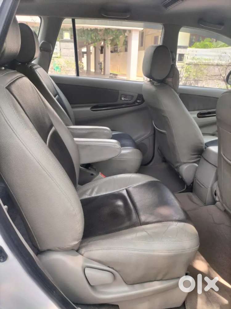Toyota Innova 2014 V