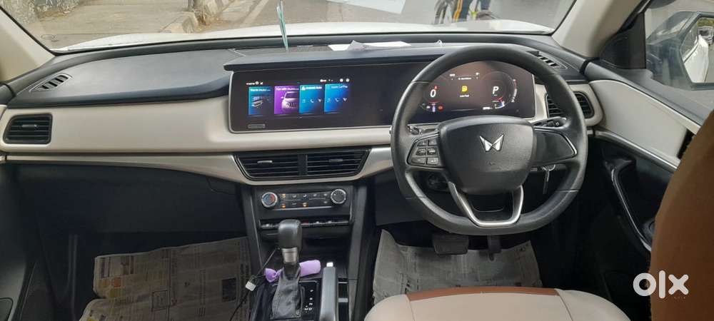 Mahindra Xuv700 2.0 Ax 5 Petrol At Str, 2022, Petrol