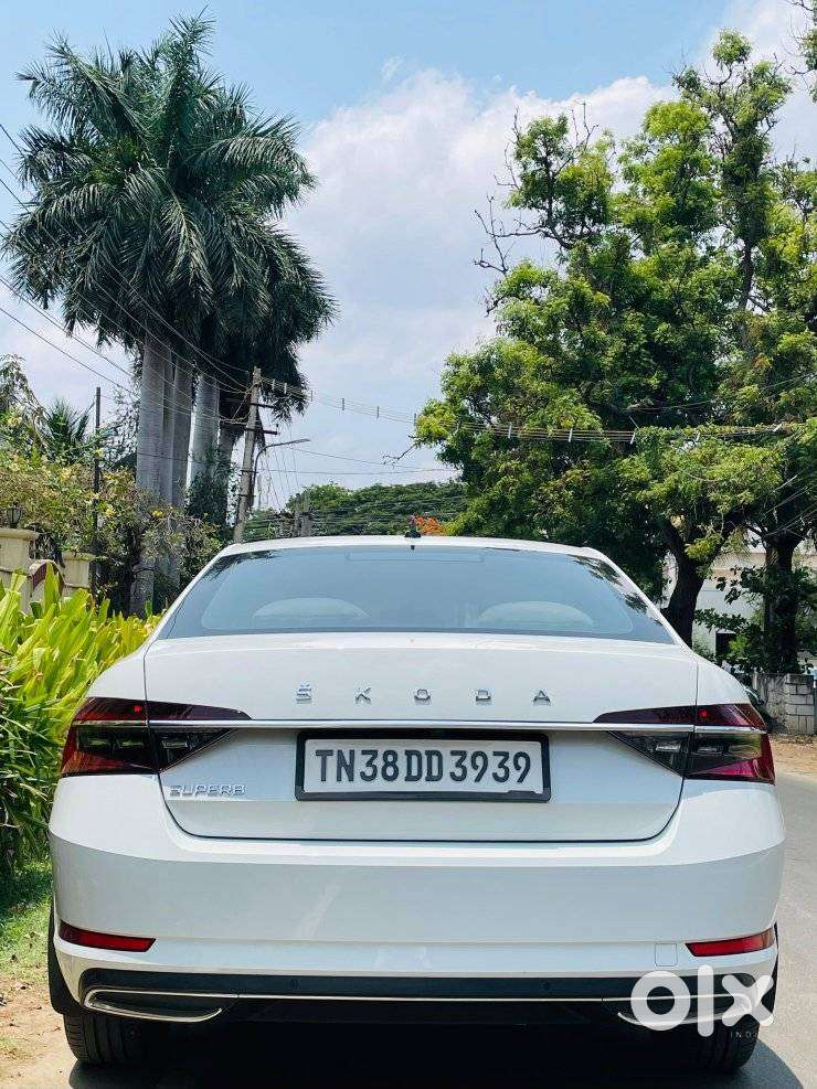 Skoda Superb 2.0 L&k Tsi At, 2023, Petrol