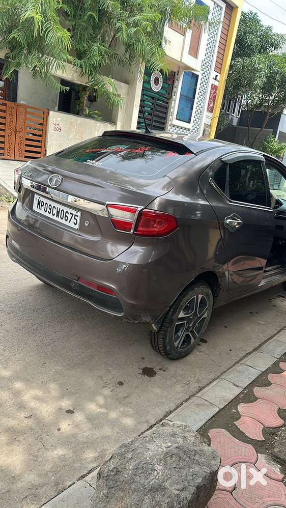 Tata Tigor Petrol 2017 Year