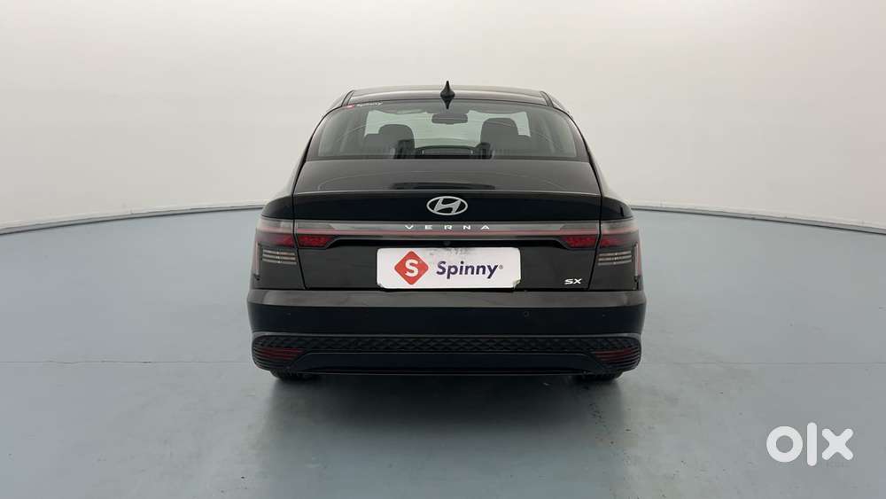 Hyundai Verna 1.5 Sx Petrol Mt, 2023, Petrol